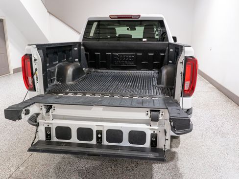 Used 2025 GMC Sierra 1500 SLT AWD/4WD image 11