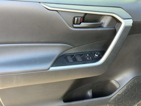 Certified 2025 Toyota RAV4 LE FWD image 23