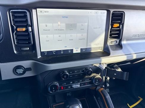 Used 2022 Ford Bronco Badlands w/ Sasquatch Package image 19