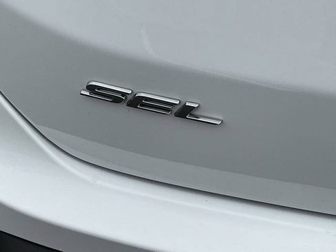 Used 2024 Ford Edge SEL image 6