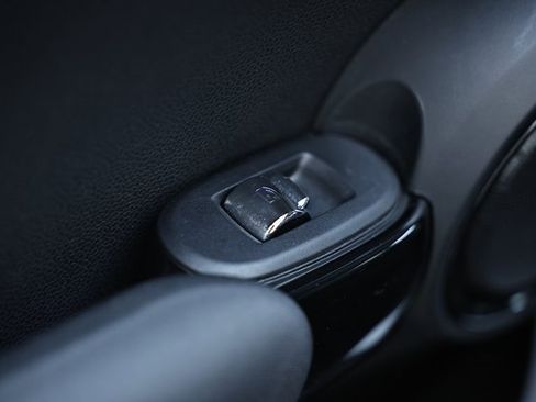 Used 2017 MINI Cooper S image 23