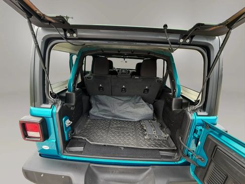 Used 2019 Jeep Wrangler Unlimited Sport S AWD/4WD image 17