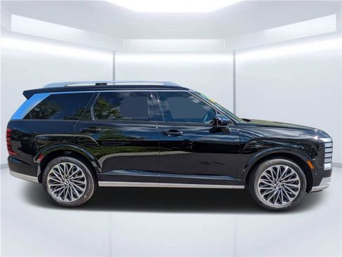 Certified 2026 Hyundai Palisade Calligraphy FWD image 2