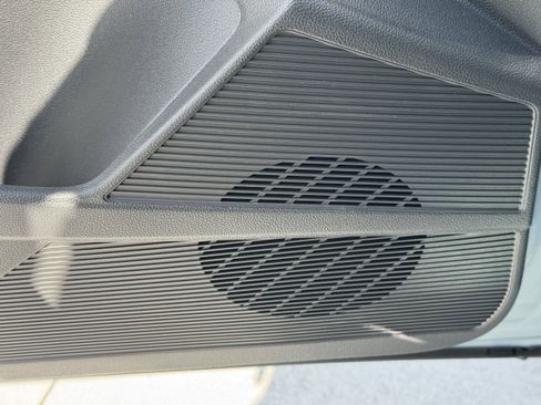 New 2025 Volkswagen Taos SE image 17