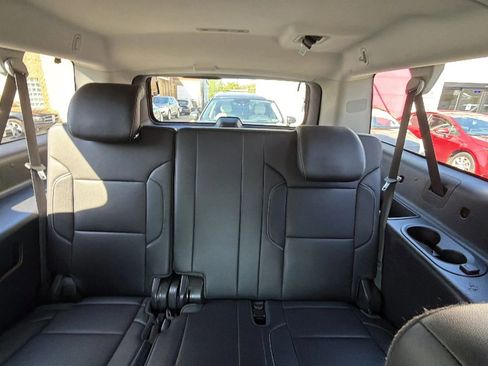 Used 2018 Chevrolet Suburban Premier AWD/4WD image 28