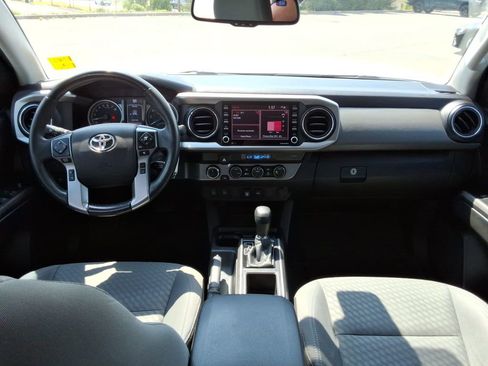 Used 2021 Toyota Tacoma SR5 w/ Technology Package image 20