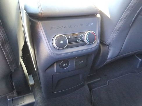 Used 2025 Ford Explorer Active w/ Active Comfort Package image 19