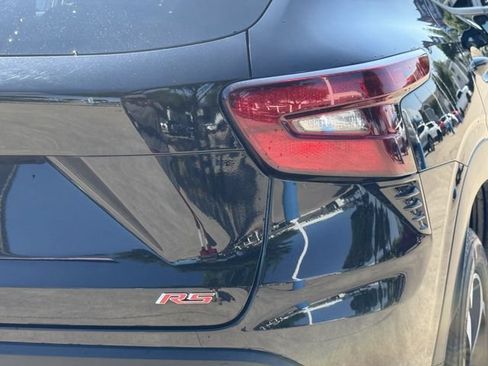 Certified 2025 Chevrolet Trax RS w/ Sunroof Package FWD image 8