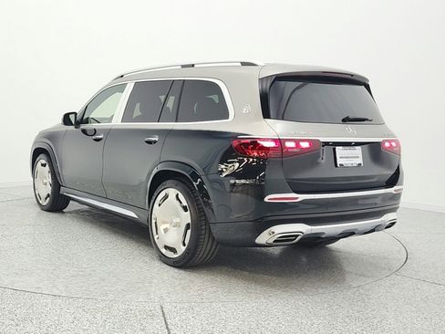 Used 2024 Mercedes-Benz Maybach GLS 600 4MATIC image 7