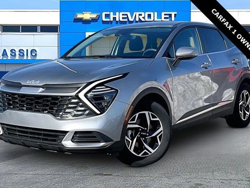 Used 2024 Kia Sportage LX image 3