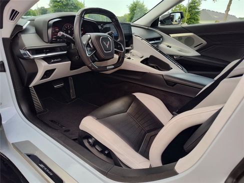 Used 2024 Chevrolet Corvette Z06 RWD image 2