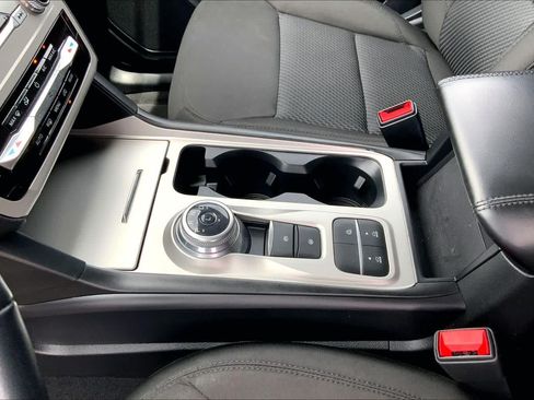 Certified 2023 Ford Explorer XLT RWD image 17