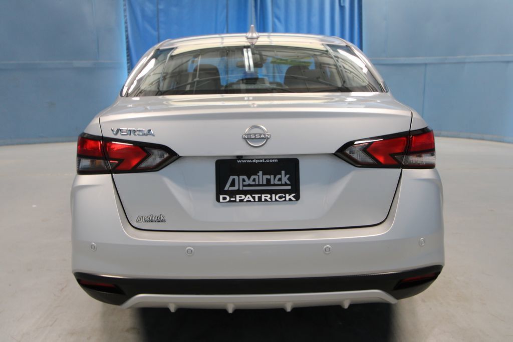 Used 2025 Nissan Versa SV FWD image 27