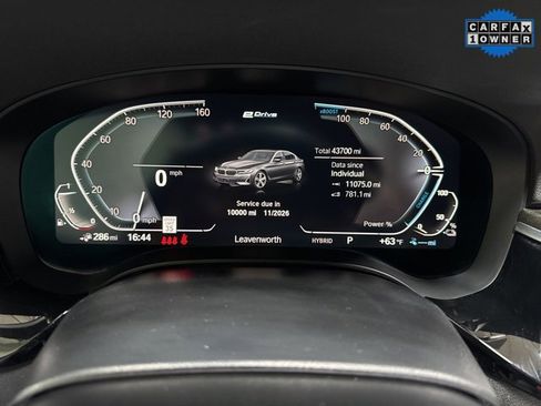 Used 2023 BMW 530e xDrive w/ Premium Package image 17