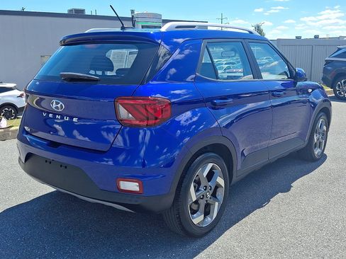 Used 2025 Hyundai Venue SEL FWD image 5