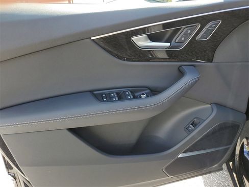 Certified 2025 Audi Q7 3.0T Premium Plus w/ Premium Plus Package image 21