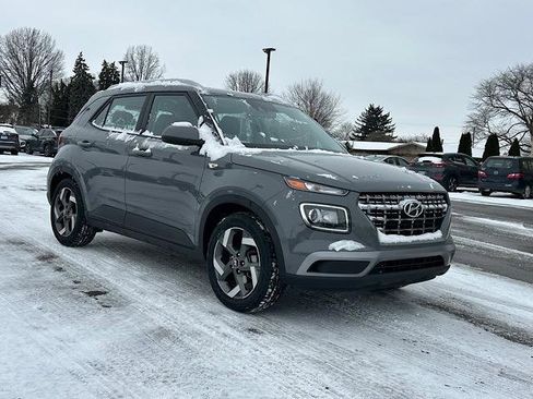 Used 2022 Hyundai Venue SEL w/ Cargo Package image 12