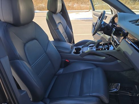 Used 2020 Porsche Cayenne Base image 10