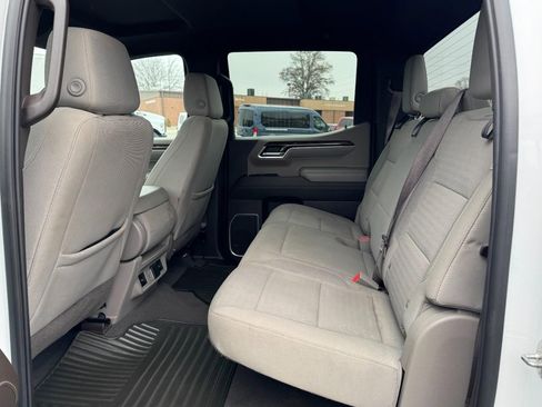 Used 2022 GMC Sierra 1500 SLE image 9