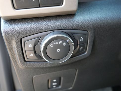 Used 2016 Ford F150 Lariat w/ Equipment Group 502A Luxury AWD/4WD image 13