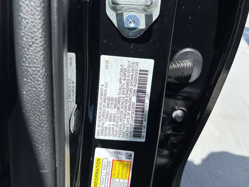 Used 2025 Honda Civic Sport image 28