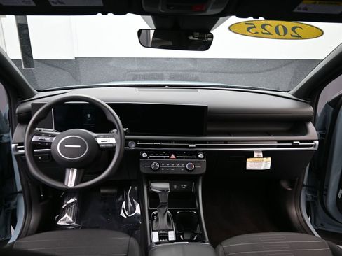 Used 2025 Hyundai Santa Cruz SE image 10