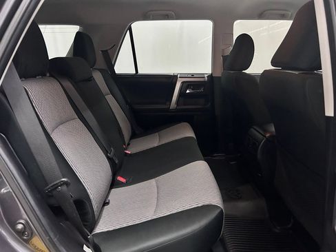 Used 2018 Toyota 4Runner SR5 AWD/4WD image 15