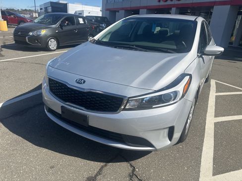 Used 2017 Kia Forte LX image 14