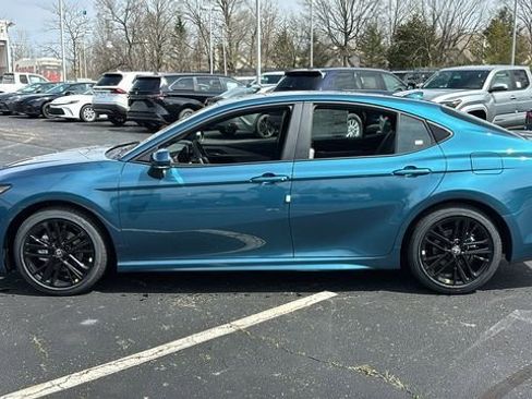 New 2026 Toyota Camry SE image 3