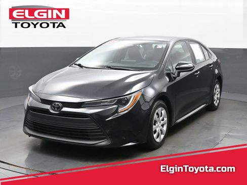 Used 2025 Toyota Corolla LE FWD image 1