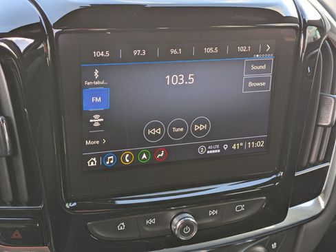 Used 2023 Chevrolet Traverse Premier image 23