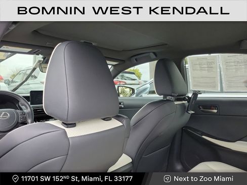 Used 2025 Lexus IS 350 F Sport image 11