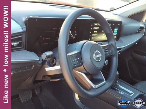 Certified 2025 Nissan Kicks SV image 12