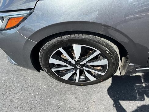 Used 2022 Nissan Sentra SV w/ SV Premium Package FWD image 10