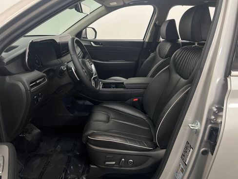 Used 2023 Hyundai Palisade Limited FWD image 12