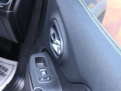 Used 2020 Jeep Cherokee Trailhawk w/ Cold Weather Group image 11