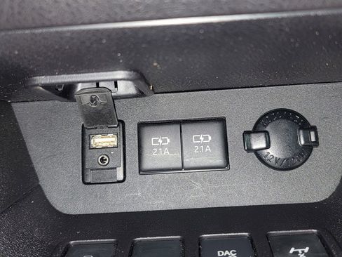 Used 2018 Toyota Highlander XLE image 29