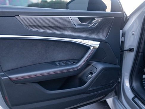 Used 2022 Audi RS 6 image 41