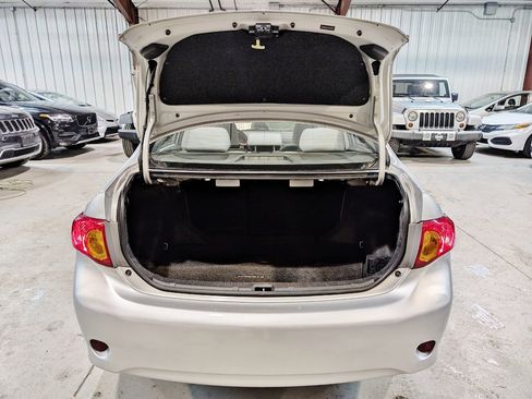 Used 2010 Toyota Corolla LE image 19