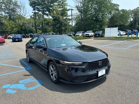 Certified 2023 Honda Accord EX image 10