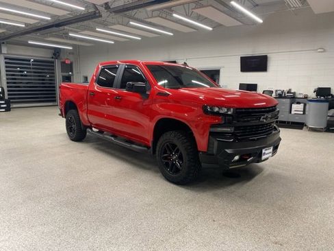 Used 2020 Chevrolet Silverado 1500 LT Trail Boss image 3