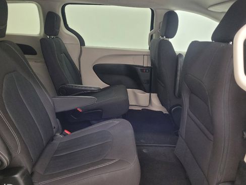 Used 2024 Chrysler Voyager LX FWD image 19
