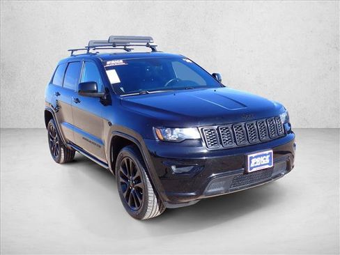 Used 2018 Jeep Grand Cherokee Altitude AWD/4WD image 5