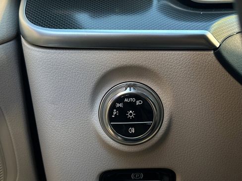 Certified 2025 Mercedes-Benz C 300 4MATIC Sedan image 31