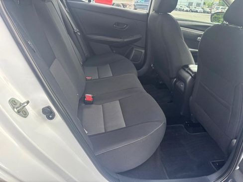 Used 2024 Nissan Sentra SV FWD image 13