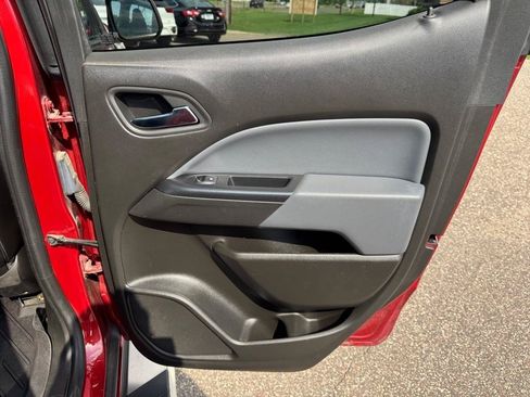 Used 2015 Chevrolet Colorado Z71 AWD/4WD image 25