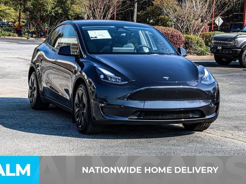 Used 2024 Tesla Model Y Long Range AWD/4WD image 5