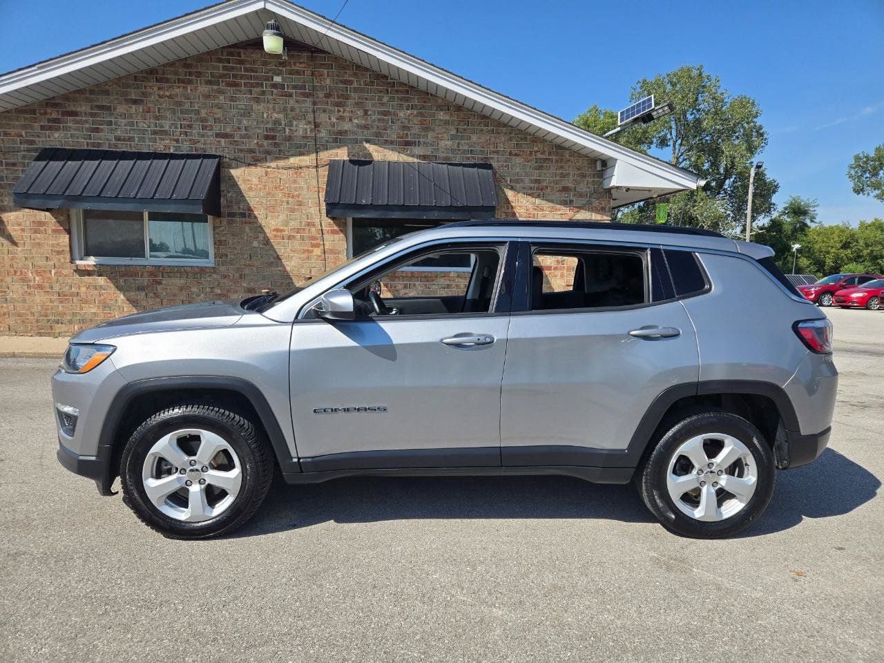 Used 2019 Jeep Compass Latitude AWD/4WD image 8