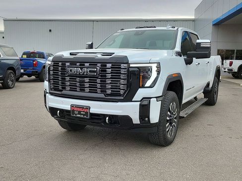 New 2026 GMC Sierra 3500 Denali Ultimate AWD/4WD image 4