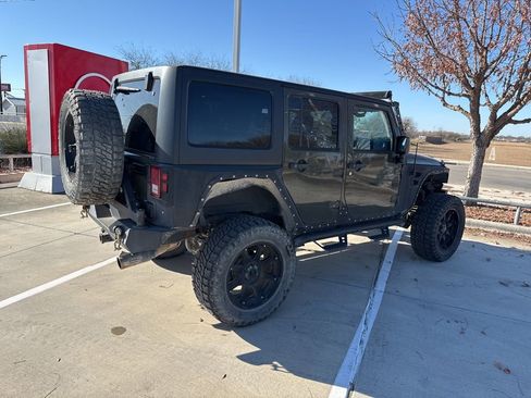 Used 2015 Jeep Wrangler Unlimited Sahara w/ Connectivity Group image 3